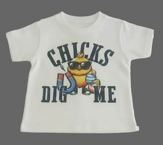 “Chicks Dig Me” Print Toddler Boys T-Shirt